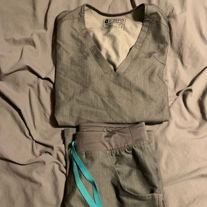 Fig scrub set gray size small perfect condition